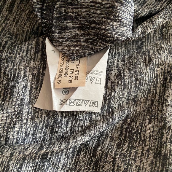 Under Armour athletic top - Picture 3 of 3